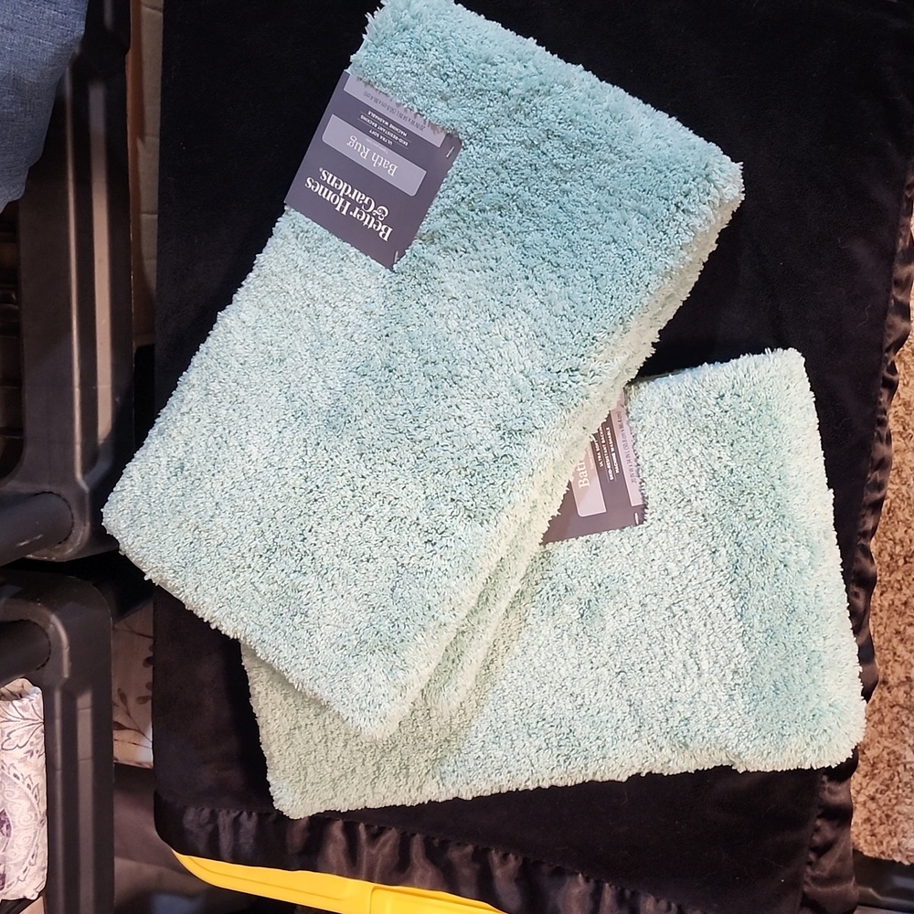 Better Homes and Gardens bath rugs